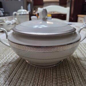 Mikasa Palatial Platinum Soup Serving Bowl or Cassarole bowl    with lid